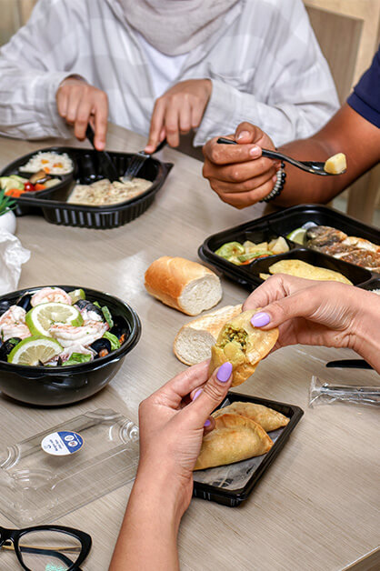 Déjeuner d’équipe organisé dans les locaux de l’entreprise en Tunisie